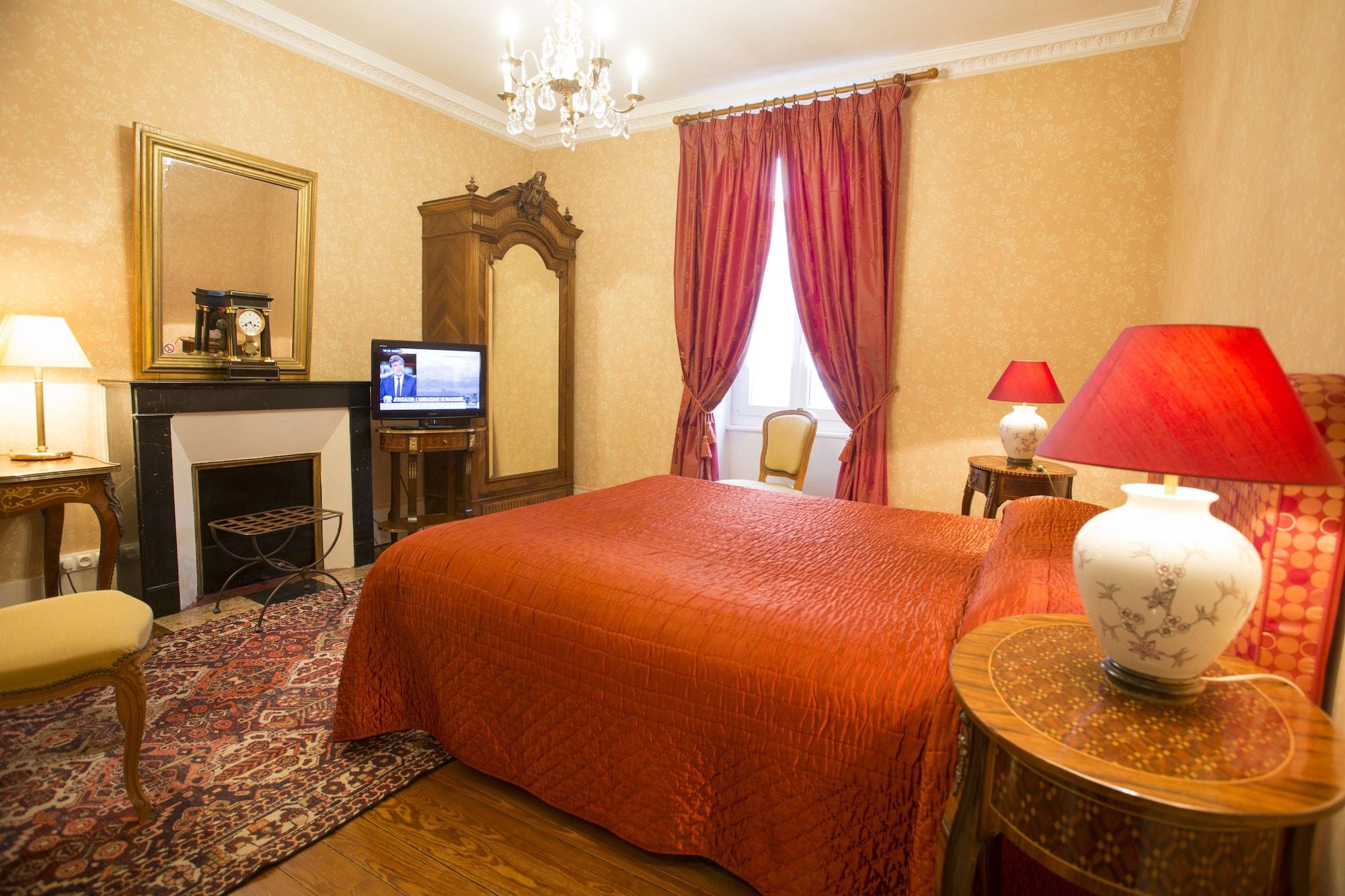 Hotel La Villa Fleurie โบน ภายนอก รูปภาพ